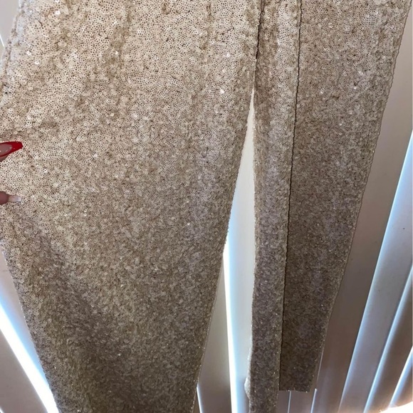 Beautiful “Charlie” sequined jumpsuit By Dress The Population in great condition - Picture 3 of 5